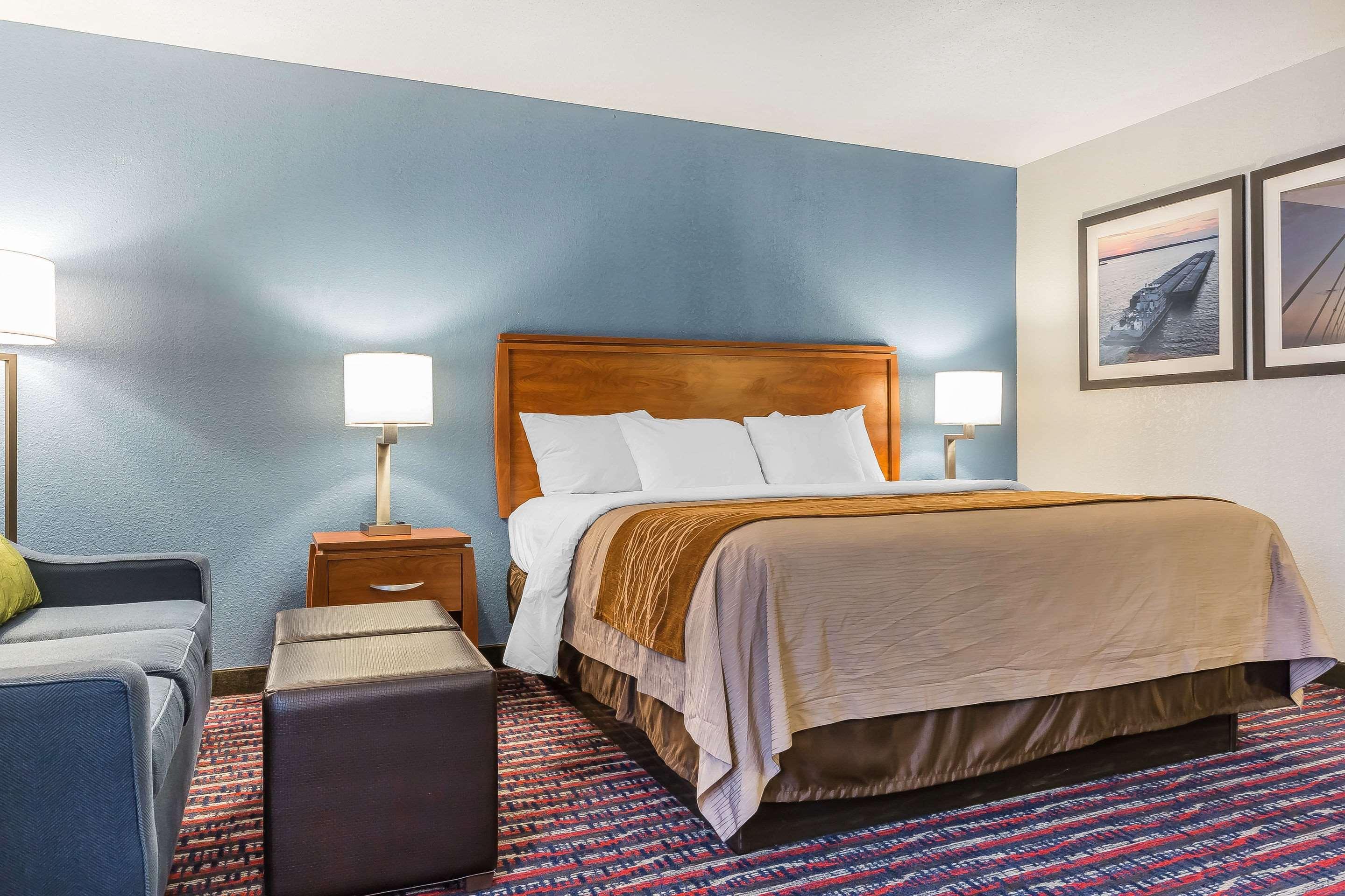 Gasthof Comfort Near I-255 Alton