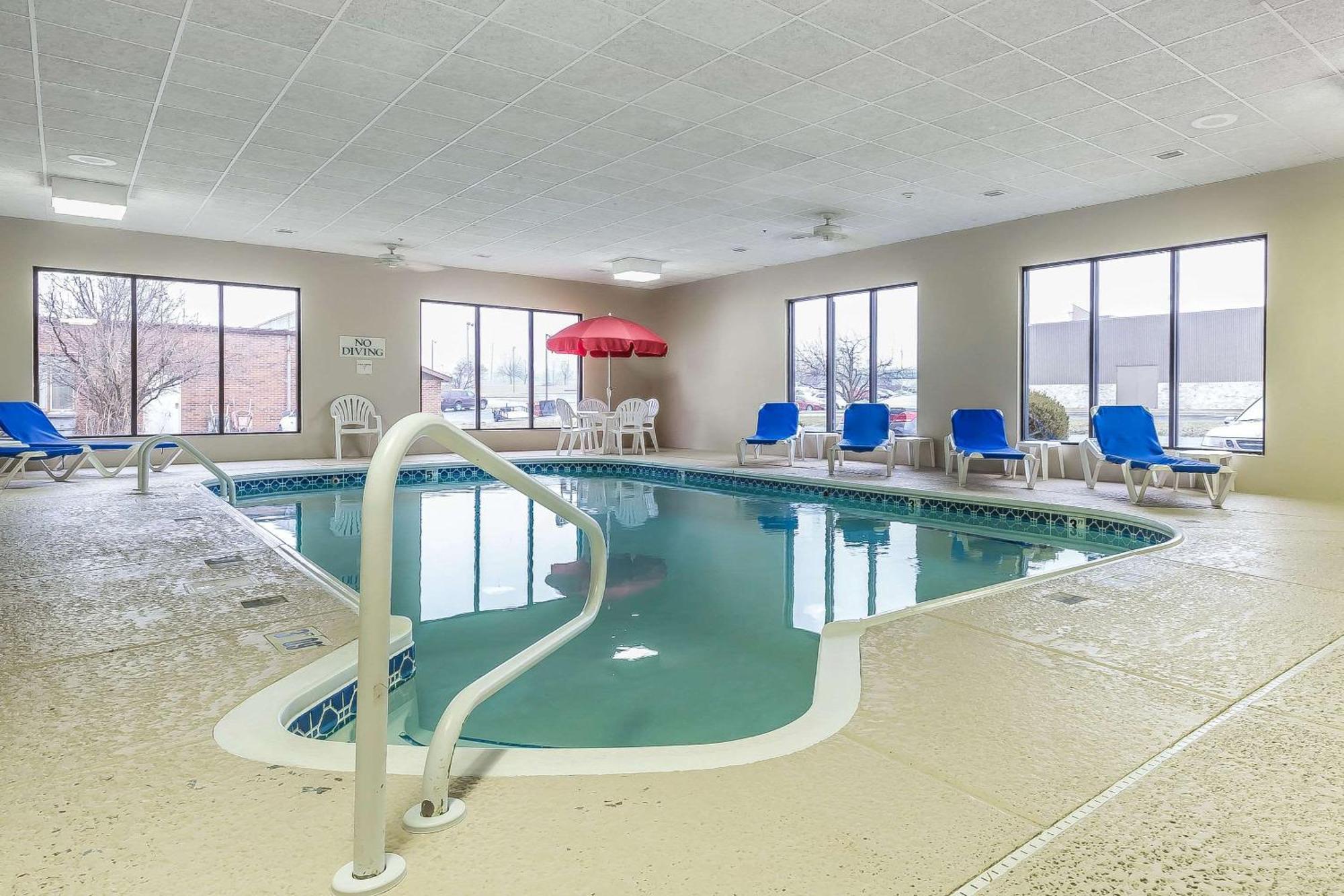 Comfort Near I-255 Gasthof 3*